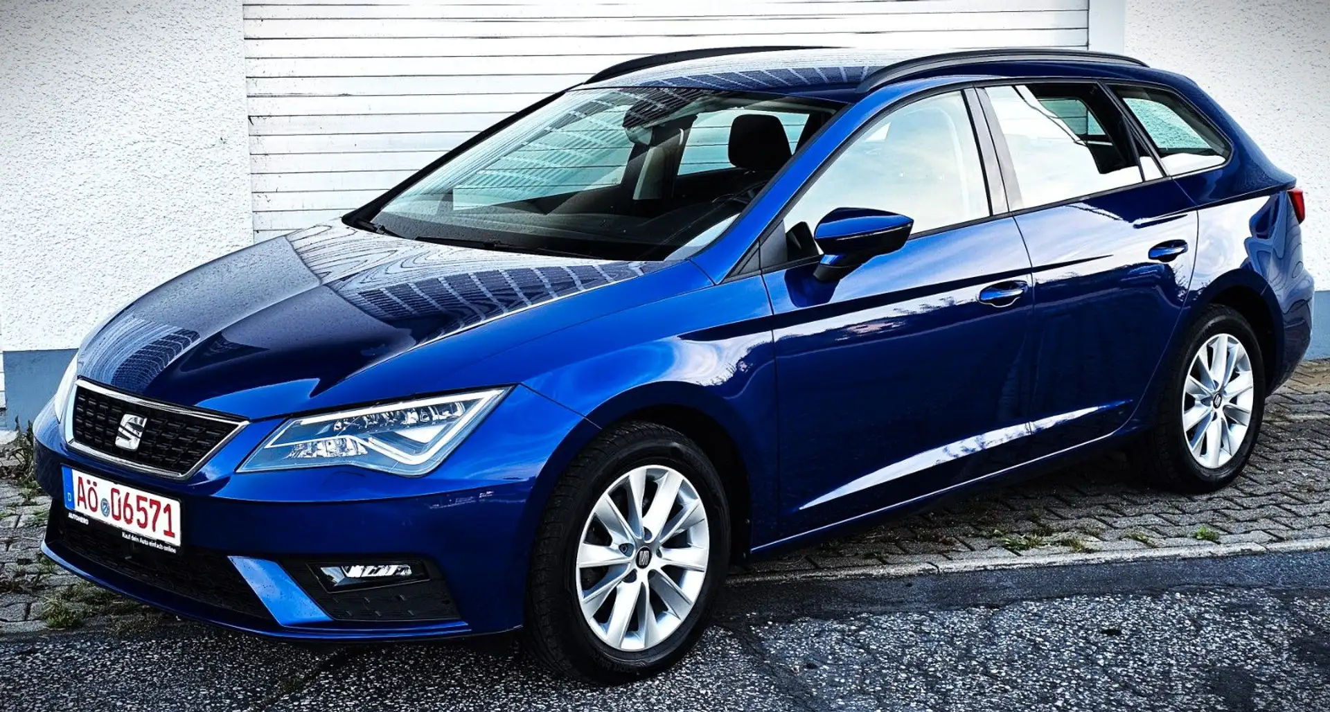 SEAT Leon 1.4 TGI ST STYLE 1.HAND AHK LED EURO 6 Blau - 1