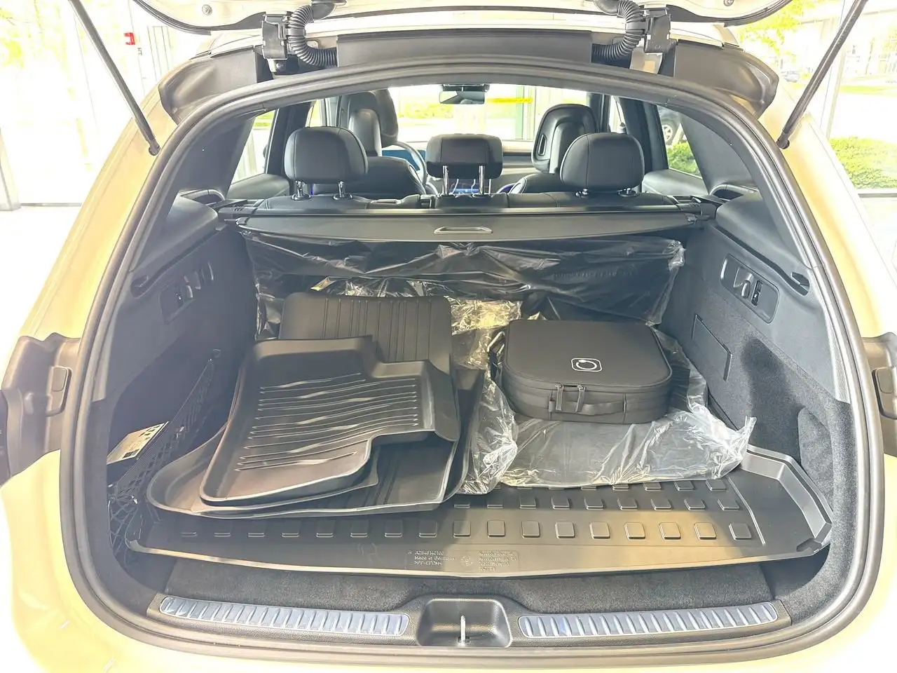 Mercedes-Benz GLC снимка Mercedes-Benz GLC