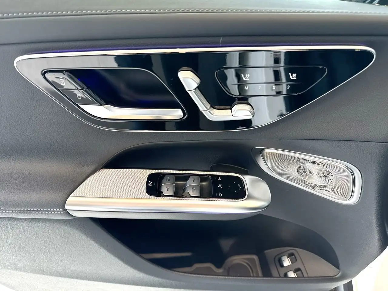 Mercedes-Benz GLC снимка Mercedes-Benz GLC
