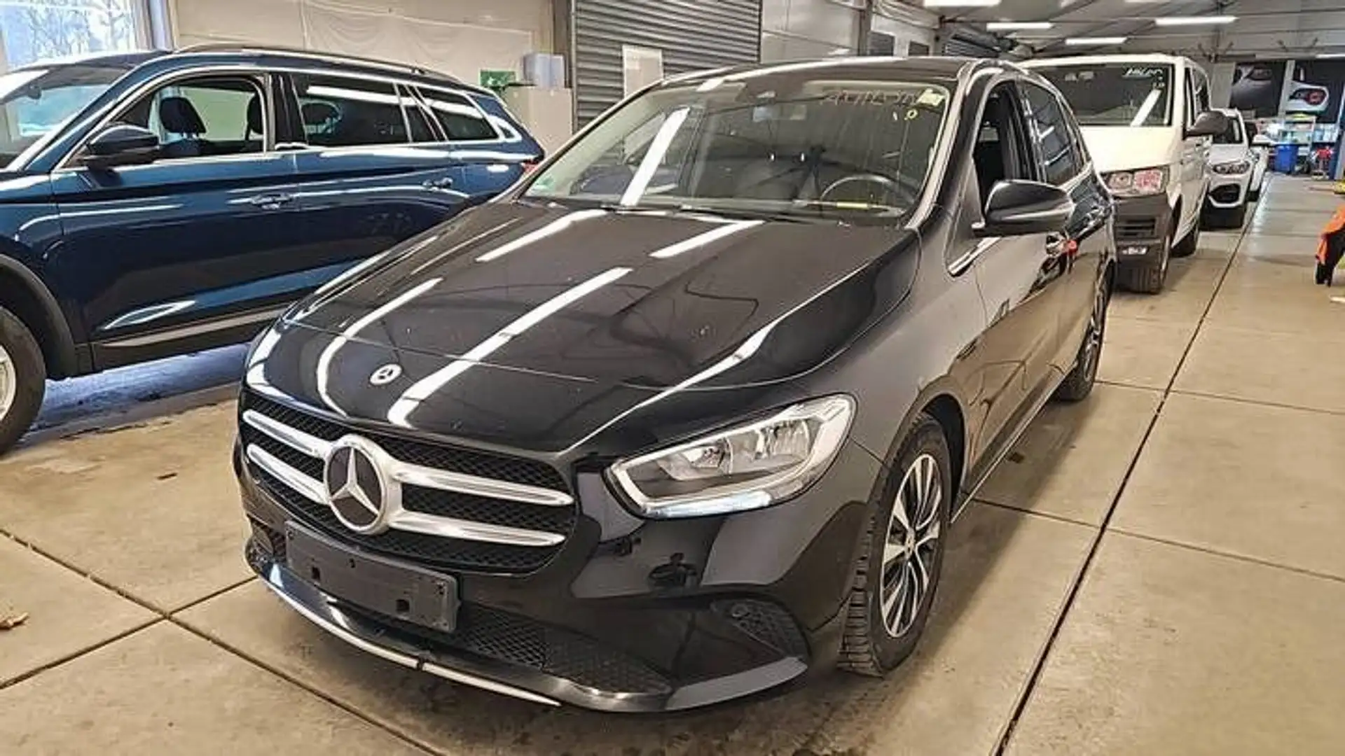 Mercedes-Benz B 200 Automatik Neues Modell **AHK+Leder** Schwarz - 1