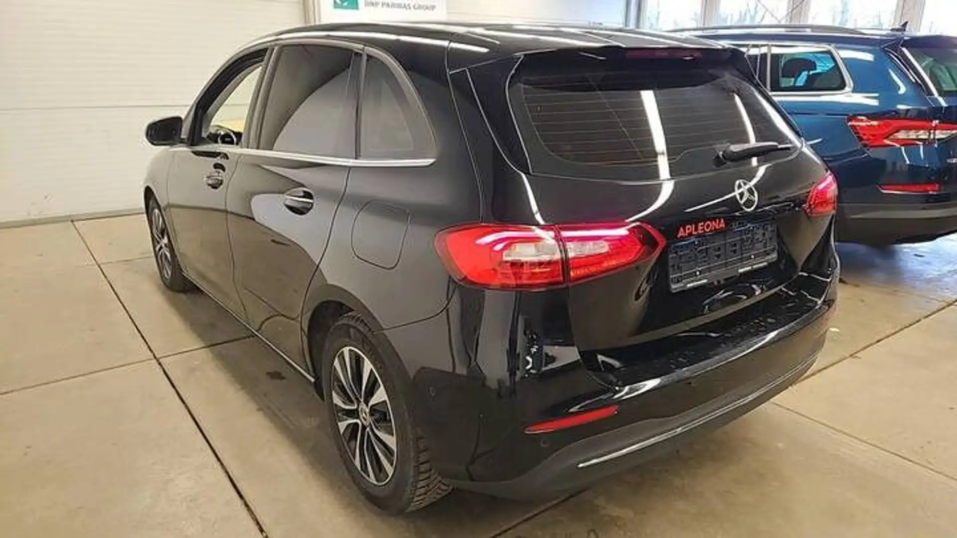 Mercedes-Benz B 200 Automatik Neues Modell **AHK+Leder** Schwarz - 2
