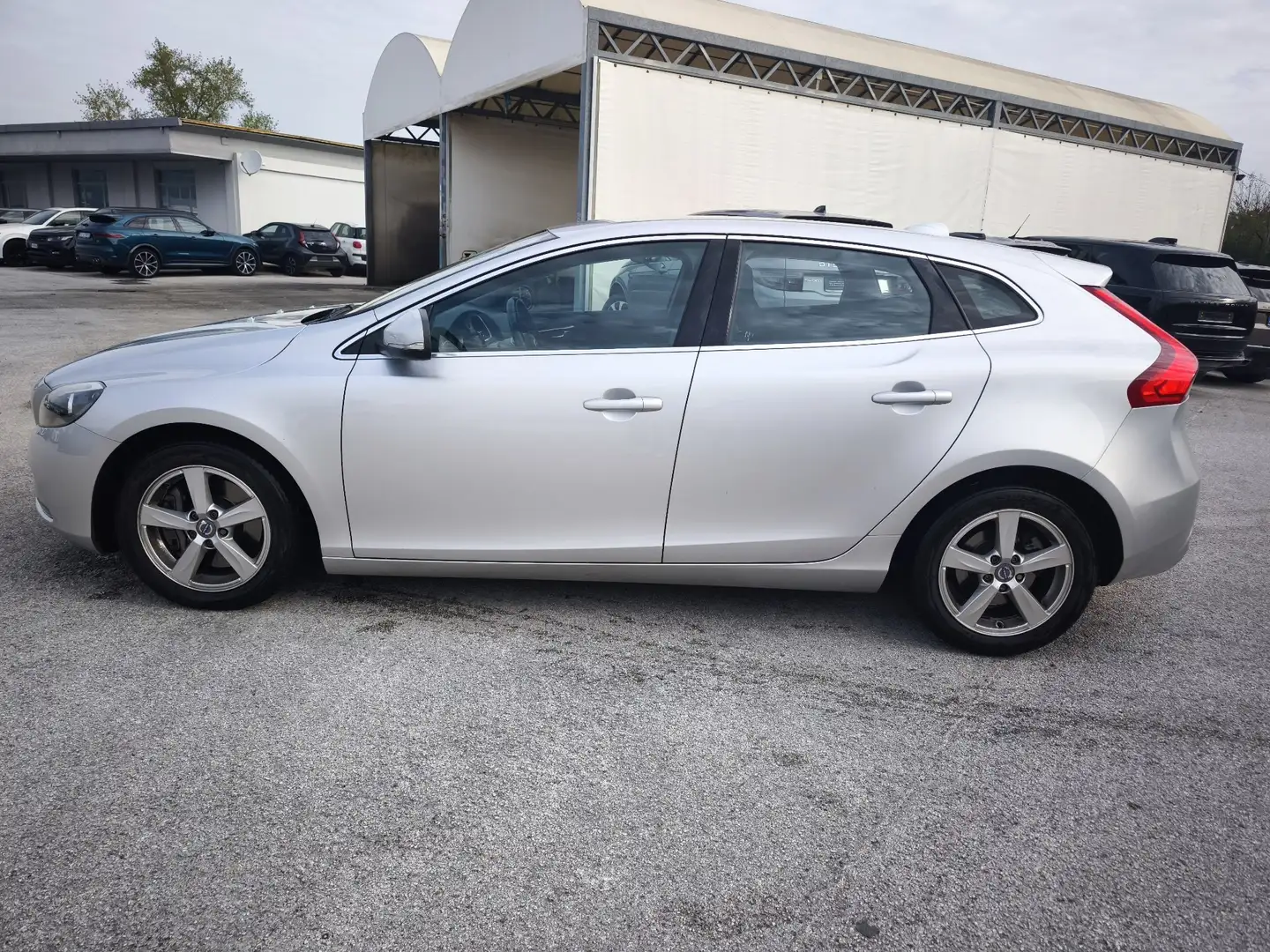 Volvo V40 2.0 d2 Momentum geartronic my17 - 2