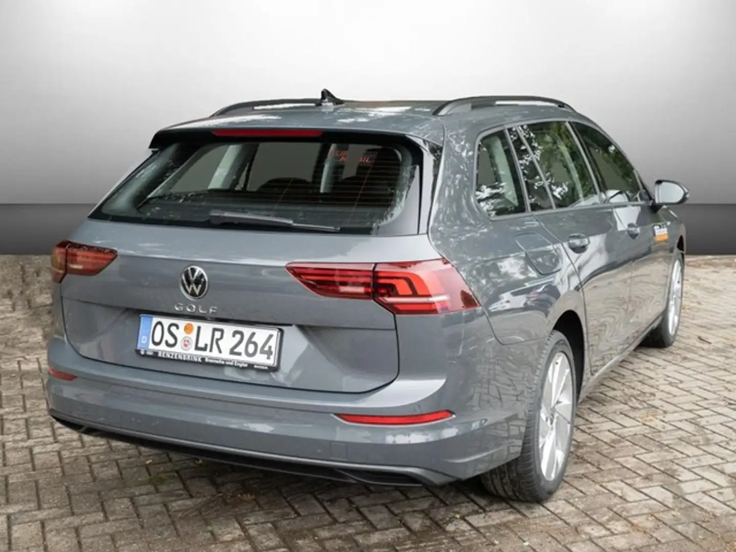 Volkswagen Golf VIII Variant Life TDI 6-Gang AHK RFK HUD Grau - 2