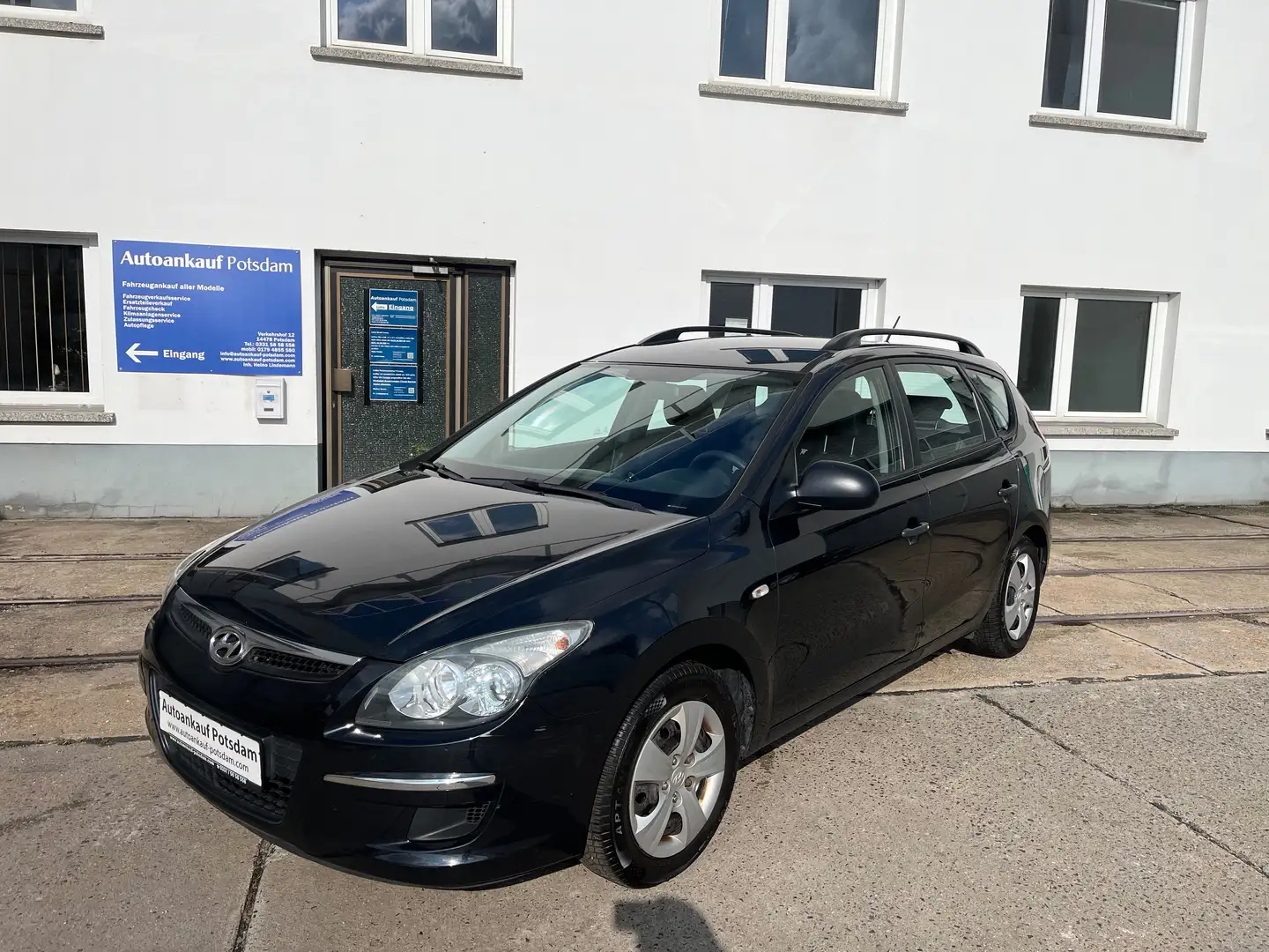 Hyundai i30 1.4 Edition Plus, TÜV 12/26, Klima, Allwetter Schwarz - 1