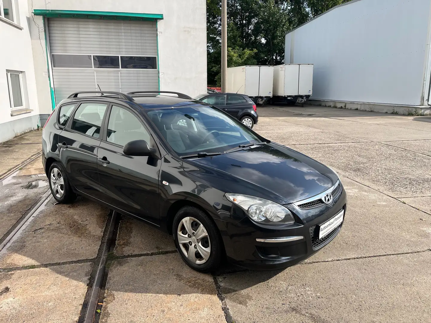 Hyundai i30 1.4 Edition Plus, TÜV 12/26, Klima, Allwetter Schwarz - 2