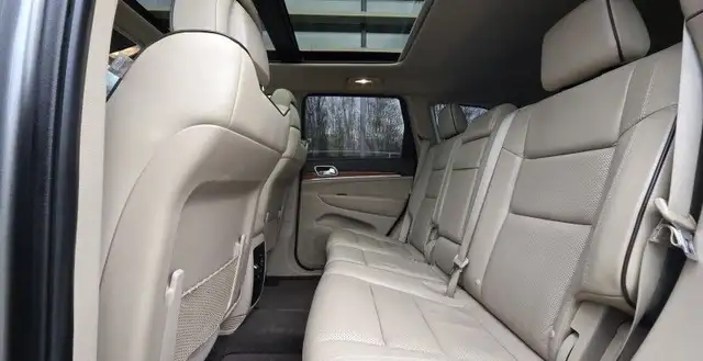 Jeep Grand Cherokee view 9