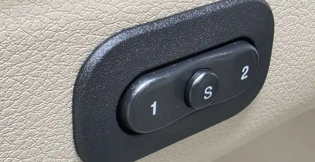 Jeep Grand Cherokee view 10