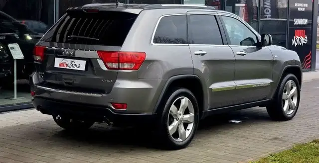 Jeep Grand Cherokee view 7