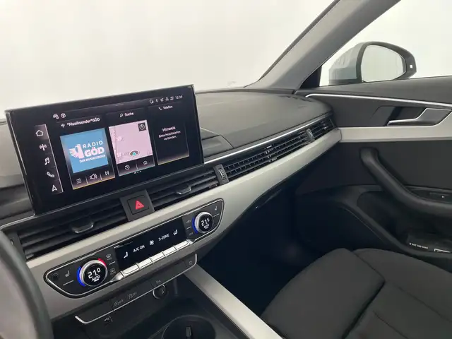 Audi A4 view 9