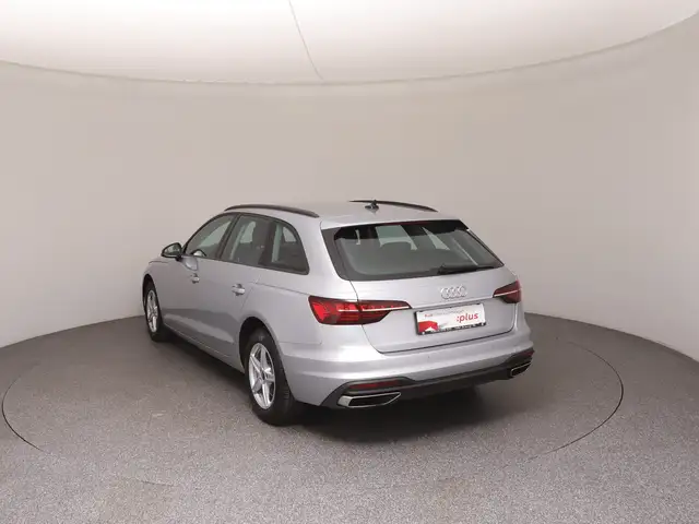Audi A4 view 5