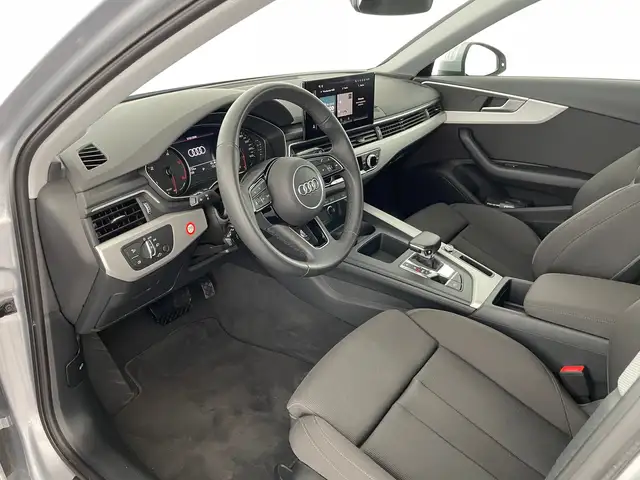 Audi A4 view 8
