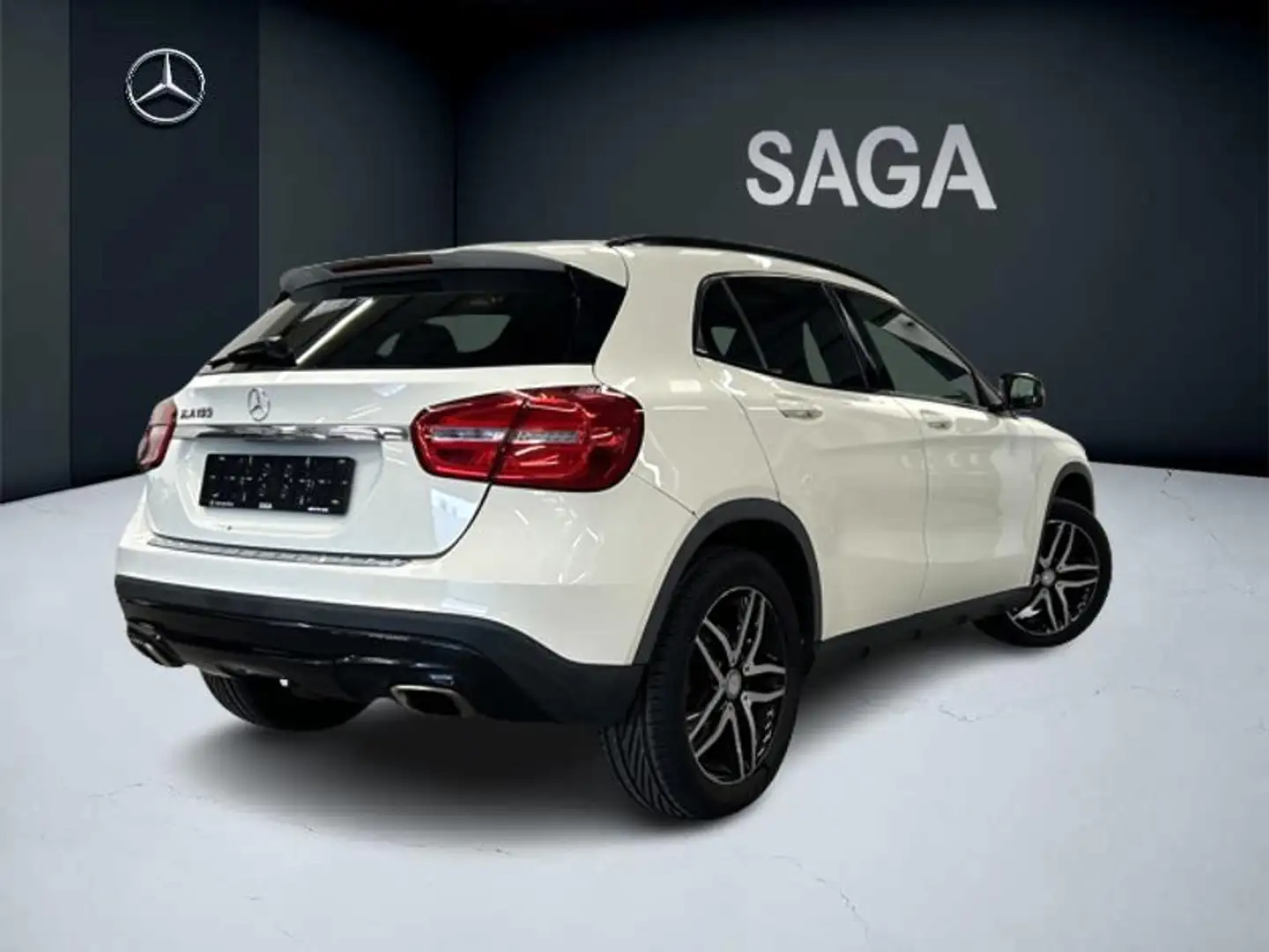 Mercedes-Benz GLA 180 180 Urban Boite Auto Toit Pano Weiß - 2