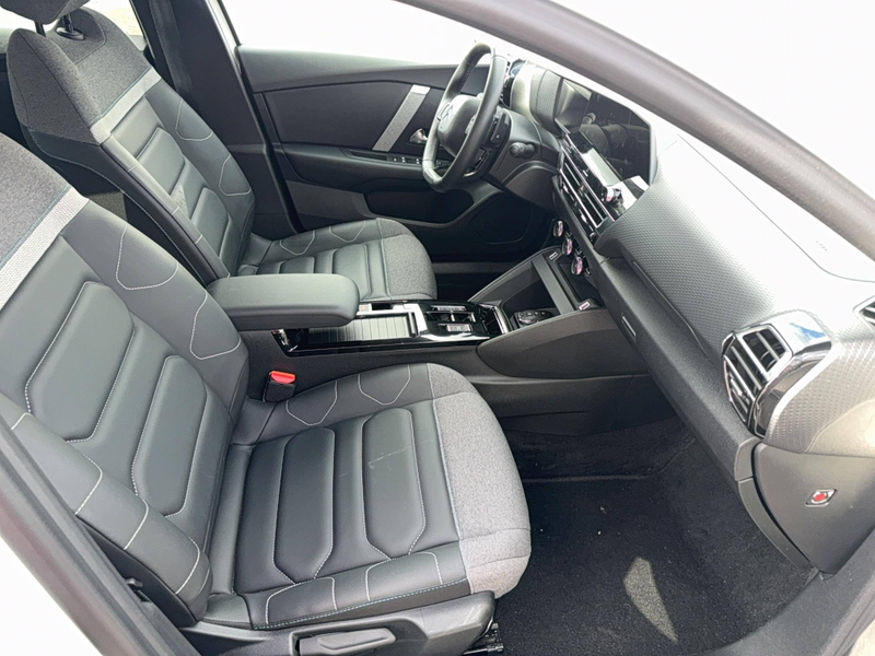 Citroen C4 X C4 X PT 130 EAT8 Shine Automatik stark reduziert — photo 14