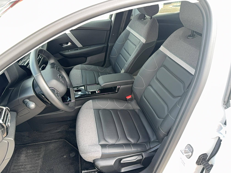 Citroen C4 X C4 X PT 130 EAT8 Shine Automatik stark reduziert — photo 13