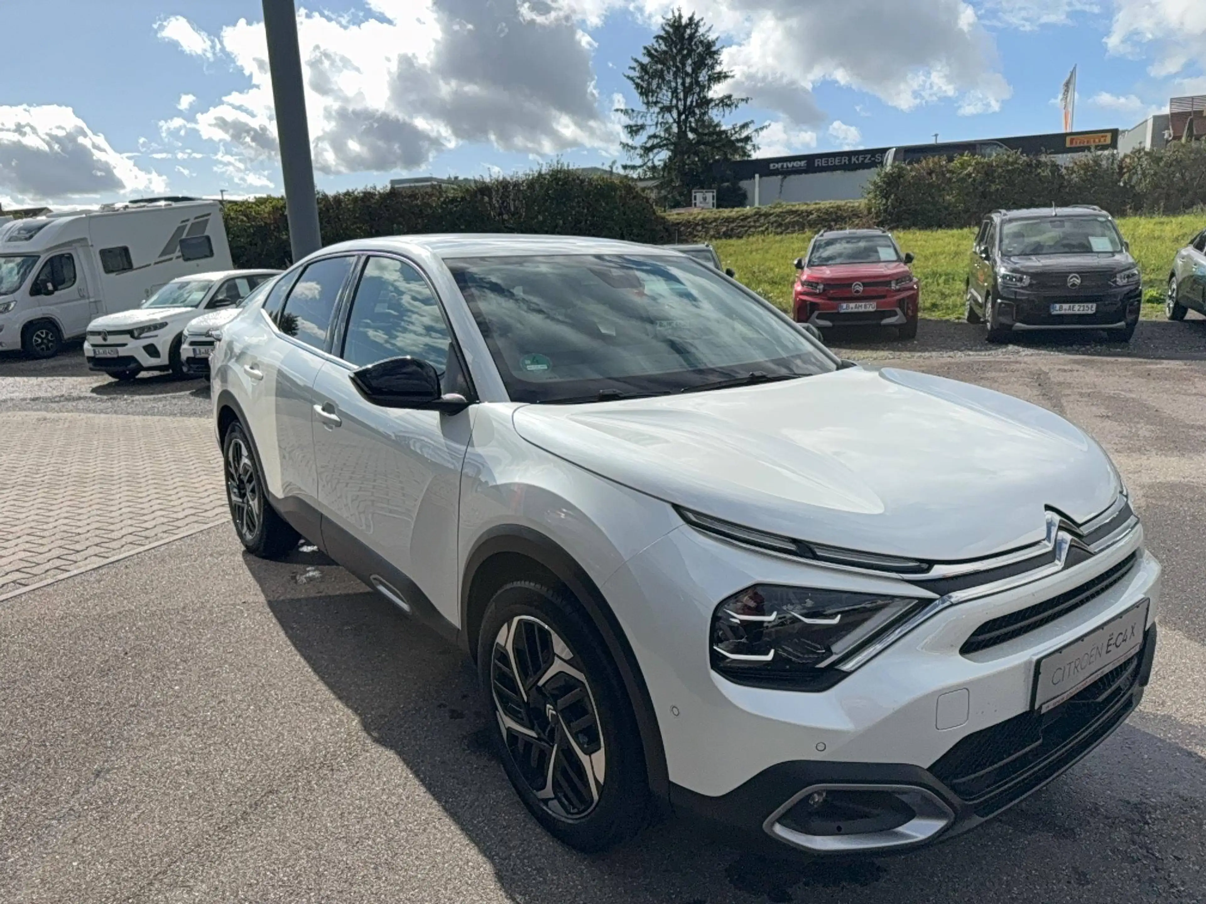 Citroen C4 X C4 X PT 130 EAT8 Shine Automatik stark reduziert — photo 4