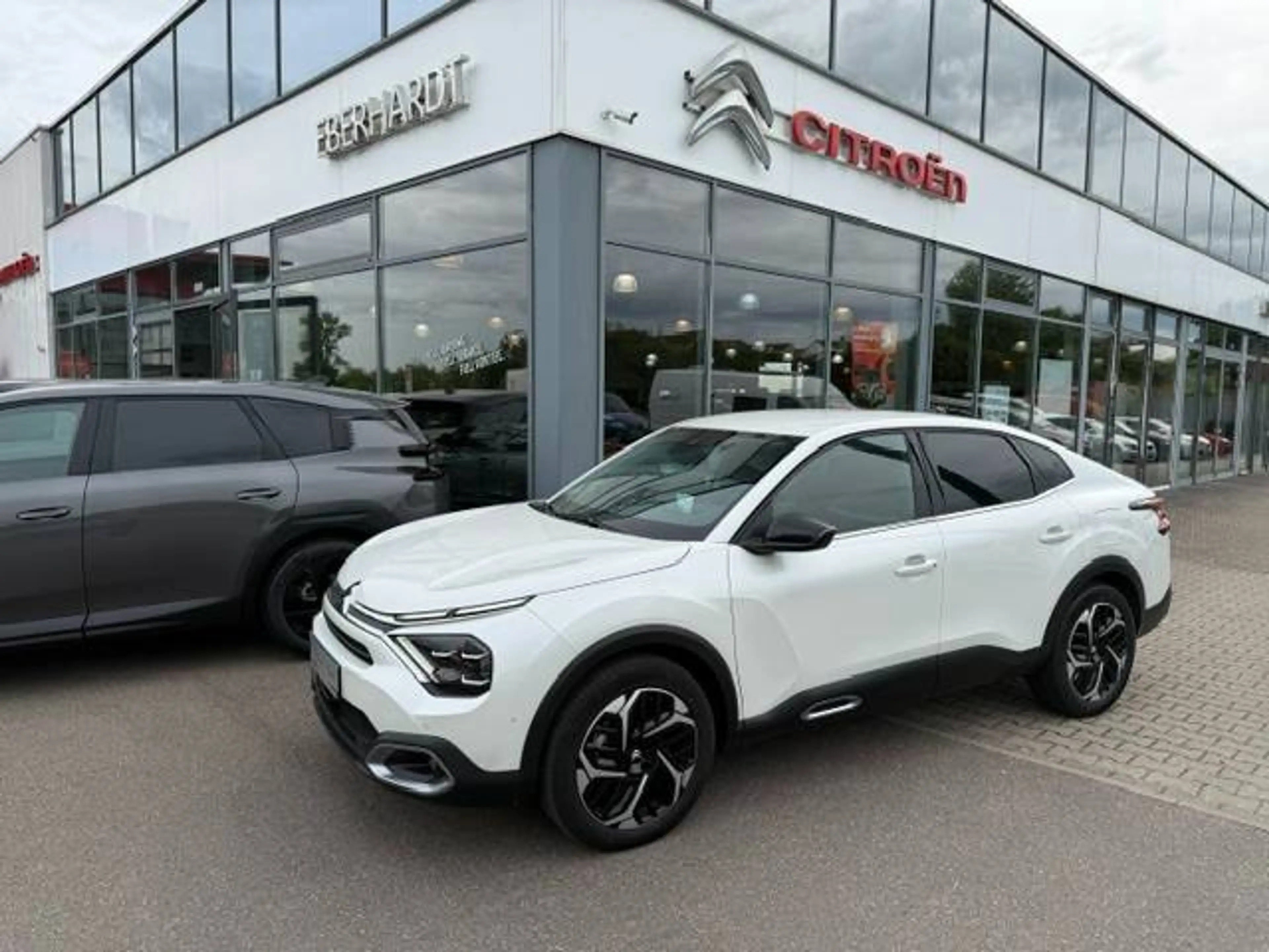 Citroen C4 X C4 X PT 130 EAT8 Shine Automatik stark reduziert — photo 6