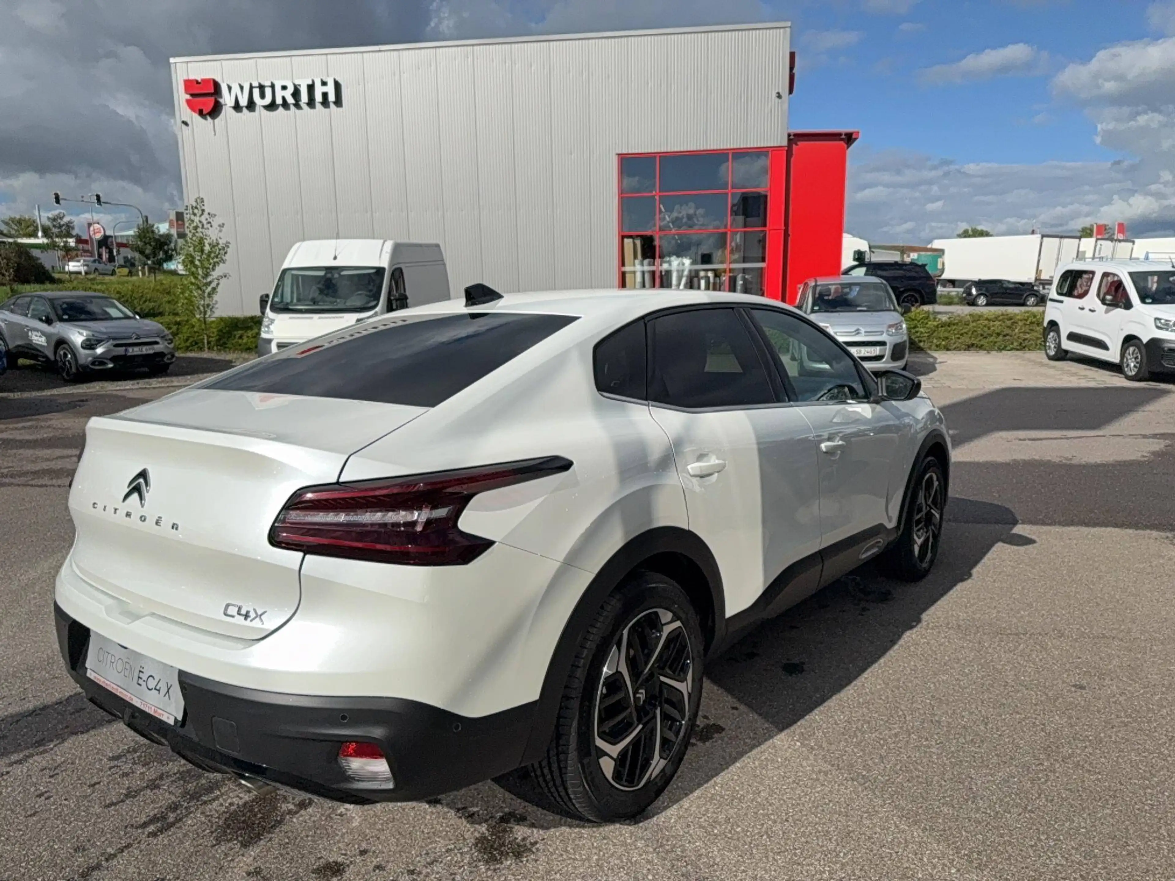 Citroen C4 X C4 X PT 130 EAT8 Shine Automatik stark reduziert — photo 7
