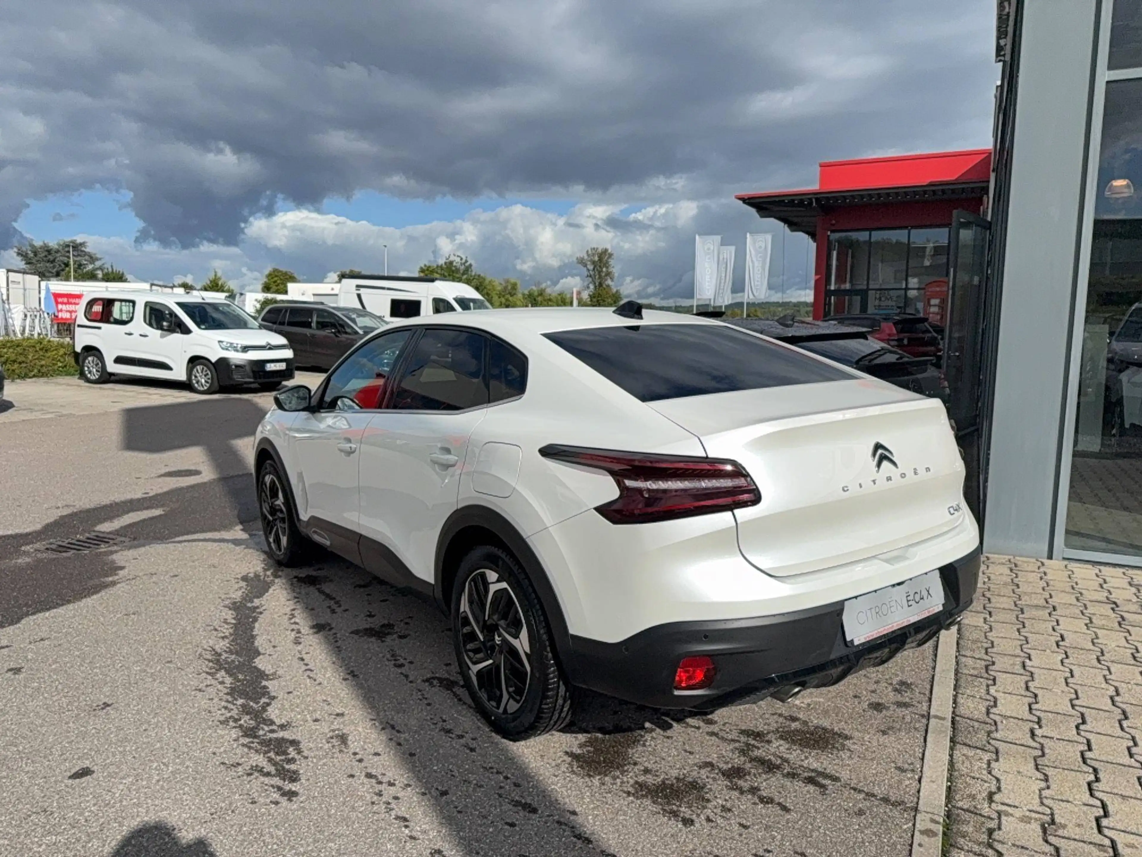 Citroen C4 X C4 X PT 130 EAT8 Shine Automatik stark reduziert — photo 5