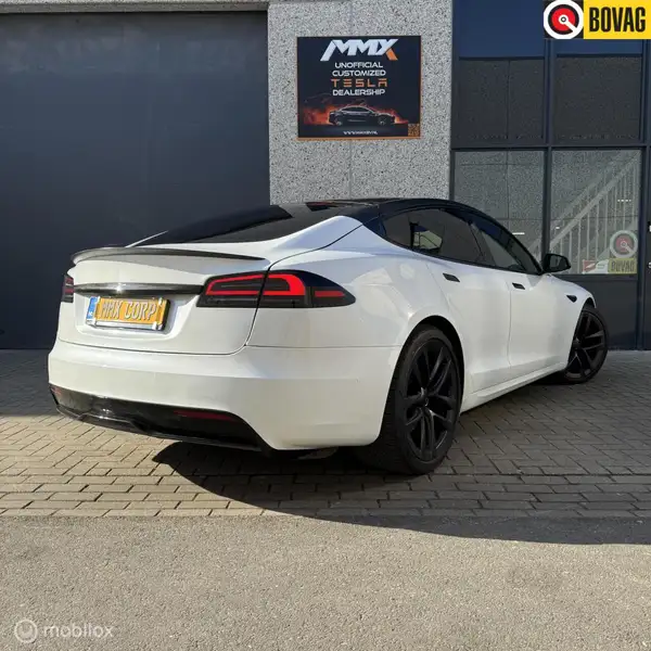 TESLA Model S