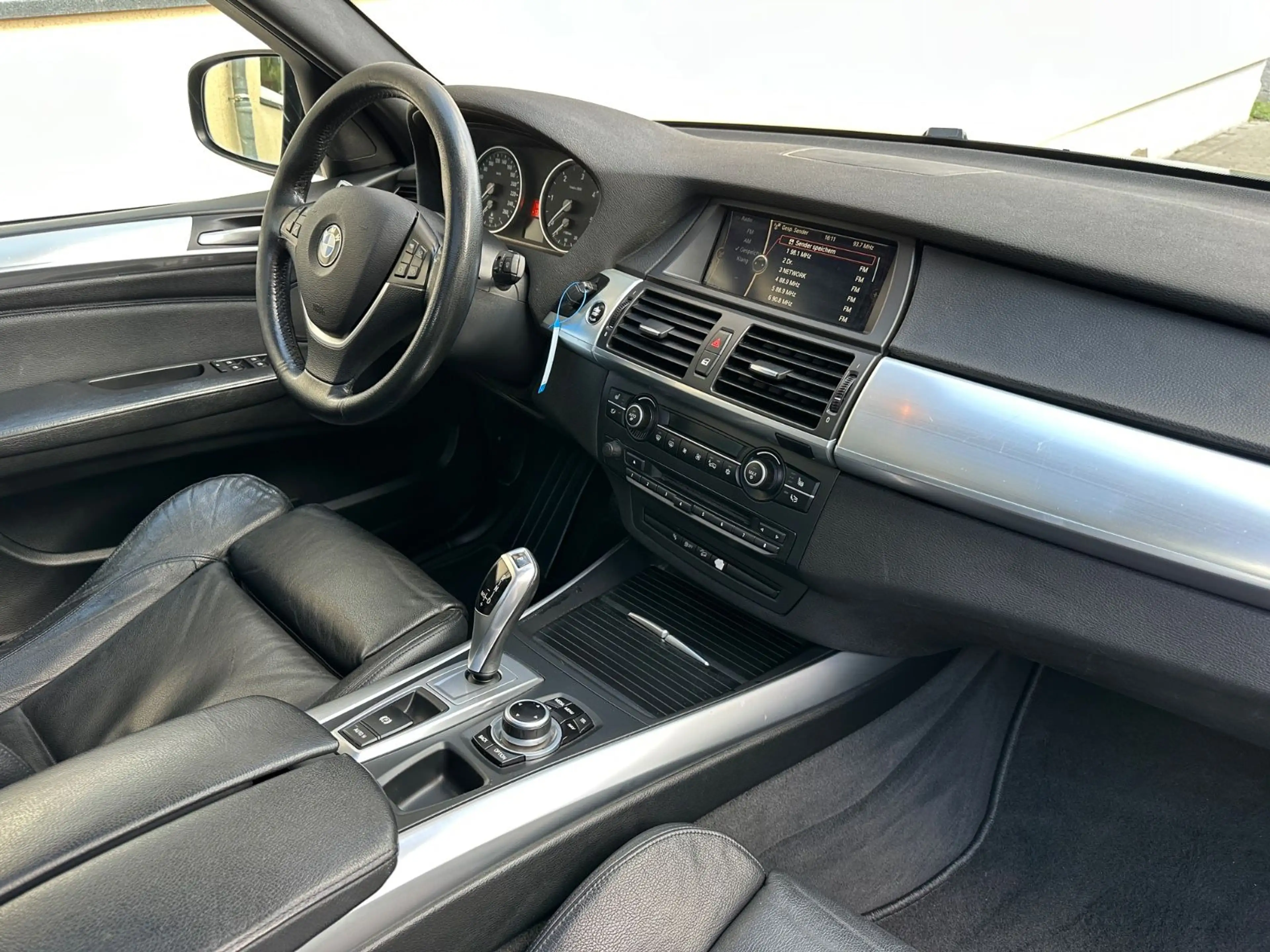 BMW X5 xDrive 30d SPORTPAKET PANO LEDER NAVI XENON — photo 11