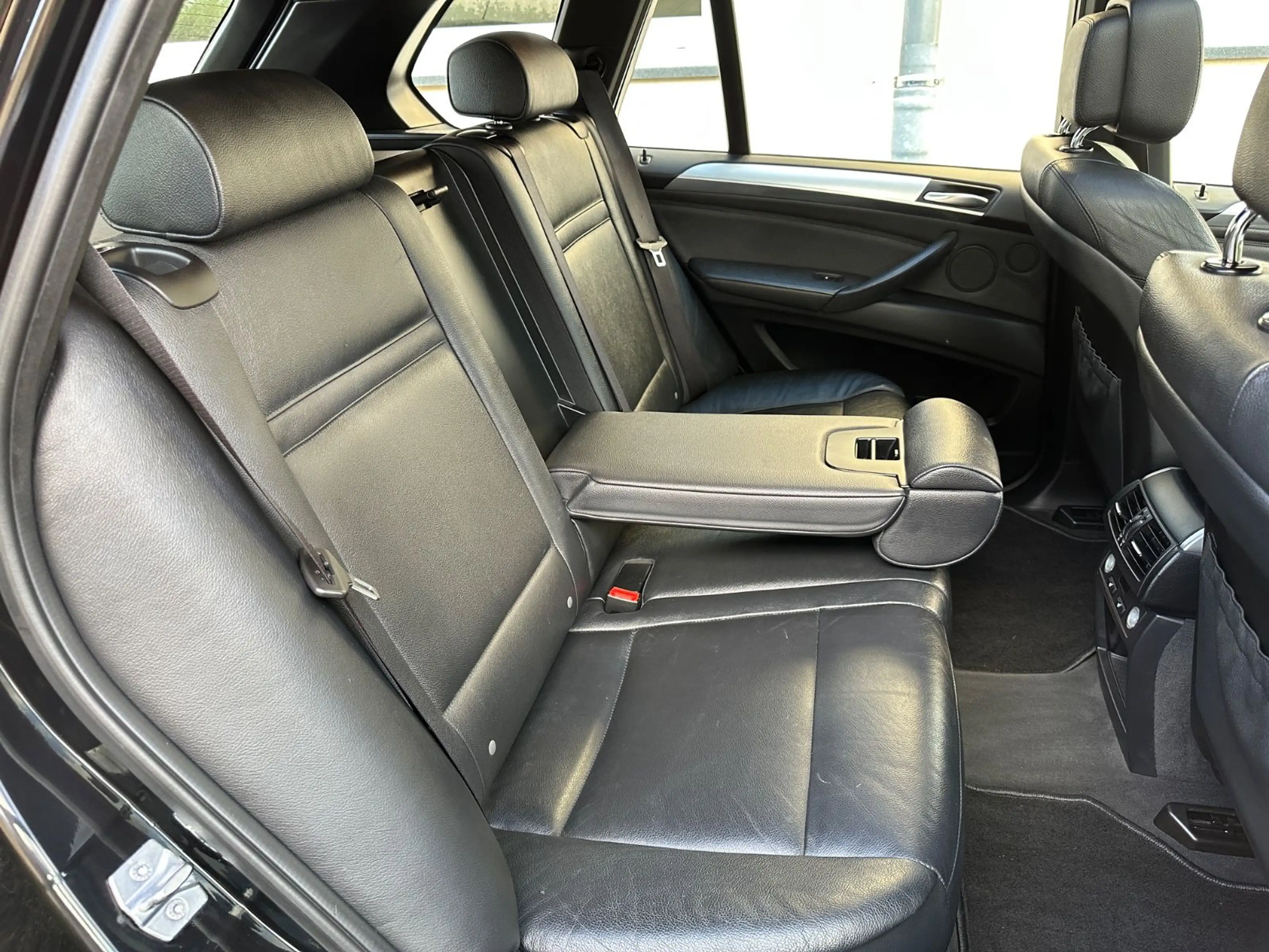 BMW X5 xDrive 30d SPORTPAKET PANO LEDER NAVI XENON — photo 15