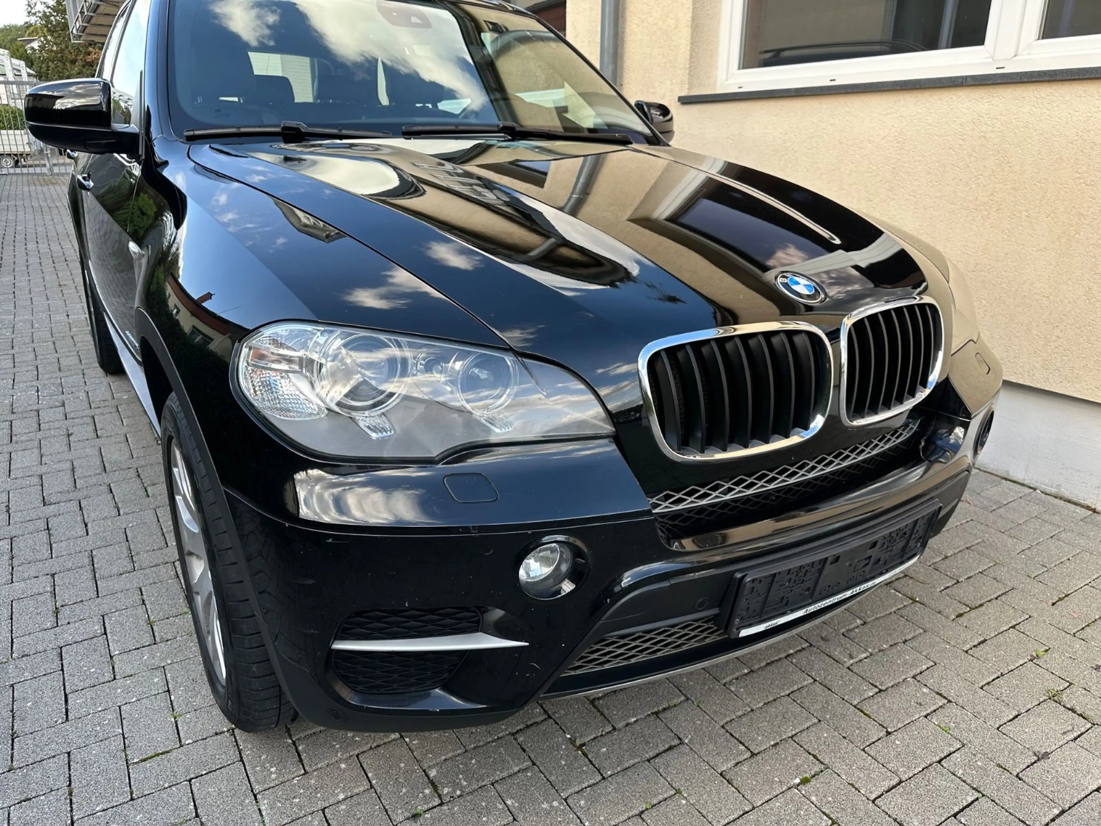BMW X5 xDrive 30d SPORTPAKET PANO LEDER NAVI XENON — photo 2
