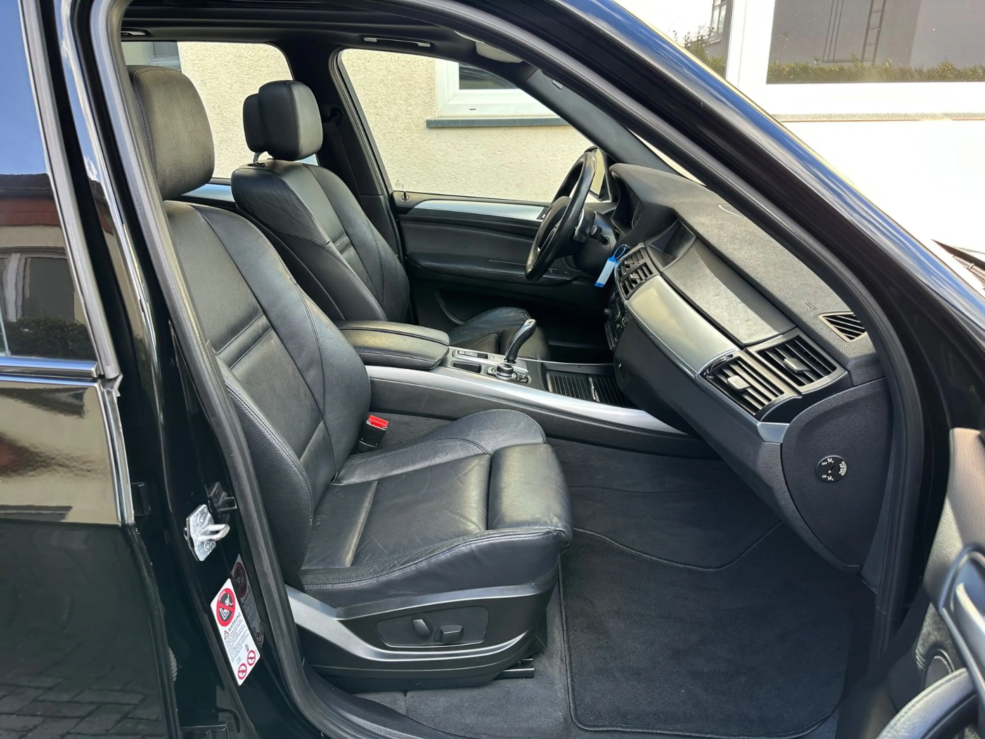 BMW X5 xDrive 30d SPORTPAKET PANO LEDER NAVI XENON — photo 9