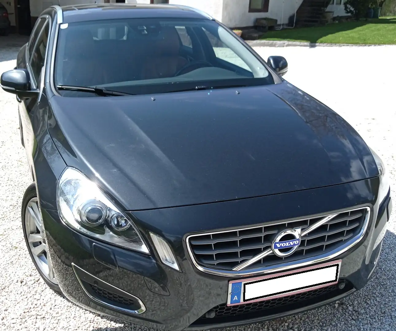 Volvo V60 D5 AWD Summum Grau - 1