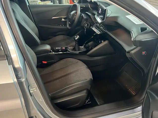 Peugeot 208 view 15