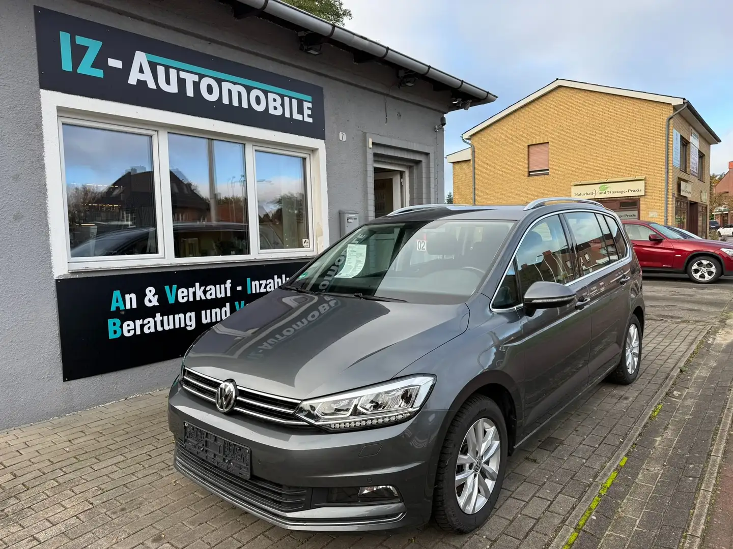 Volkswagen Touran Highline BMT/Start-Stopp AUTOMATIK Gris - 1
