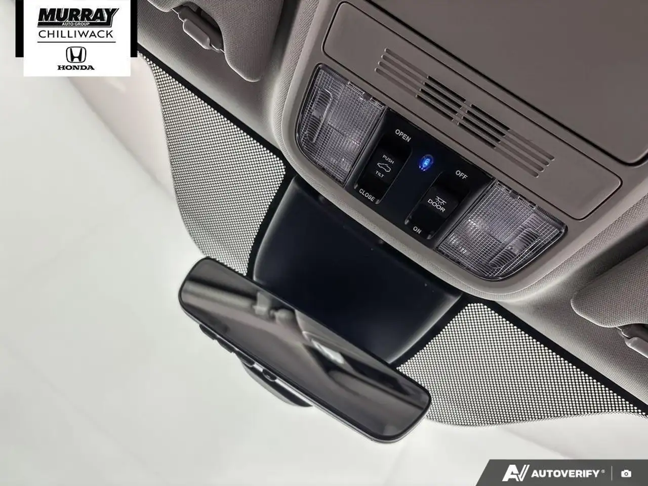 Honda Odyssey снимка Honda Odyssey
