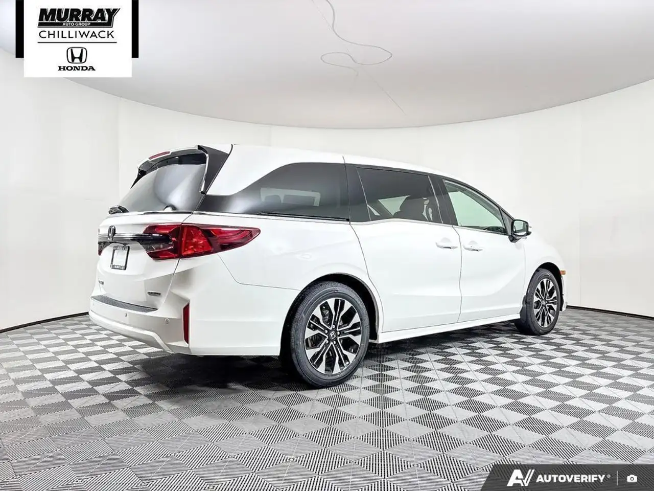 Honda Odyssey снимка Honda Odyssey