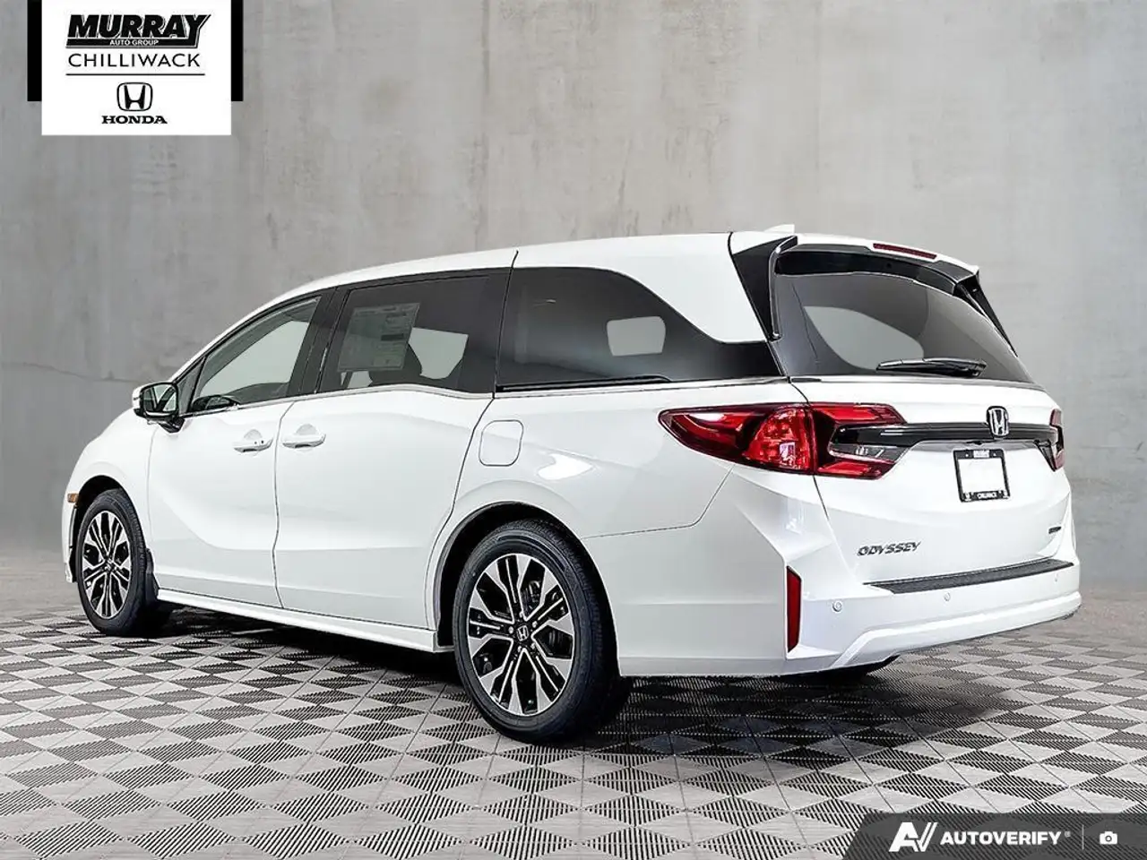 Honda Odyssey снимка Honda Odyssey