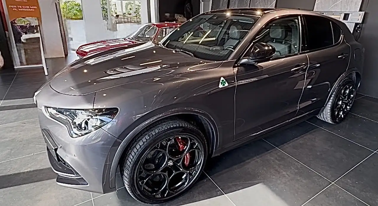 Alfa Romeo Stelvio 2023