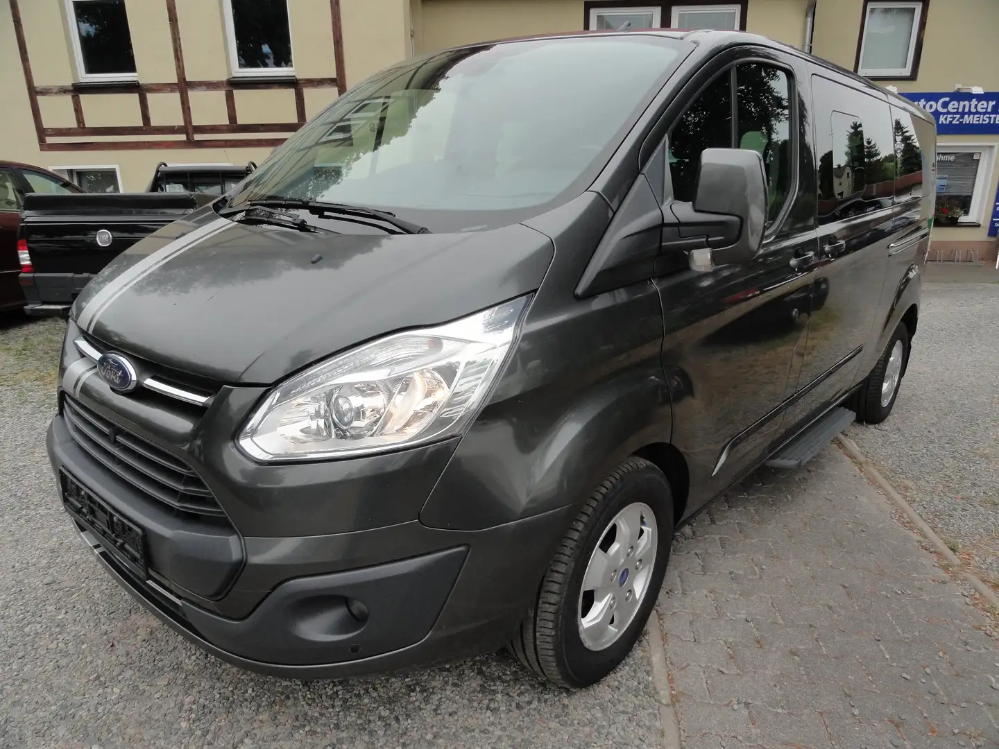 Ford Tourneo Custom 310 L2 Tourneo Titanium 8 Sitzer+Navi+AHK+Sitzheiz Szürke - 1