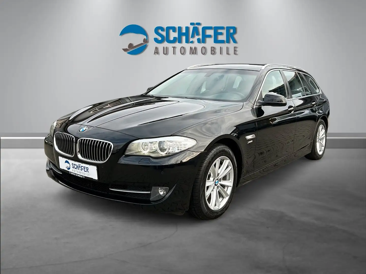 BMW 525 d Touring xDrive #AUT #XEN #NAV #AHZV Noir - 1
