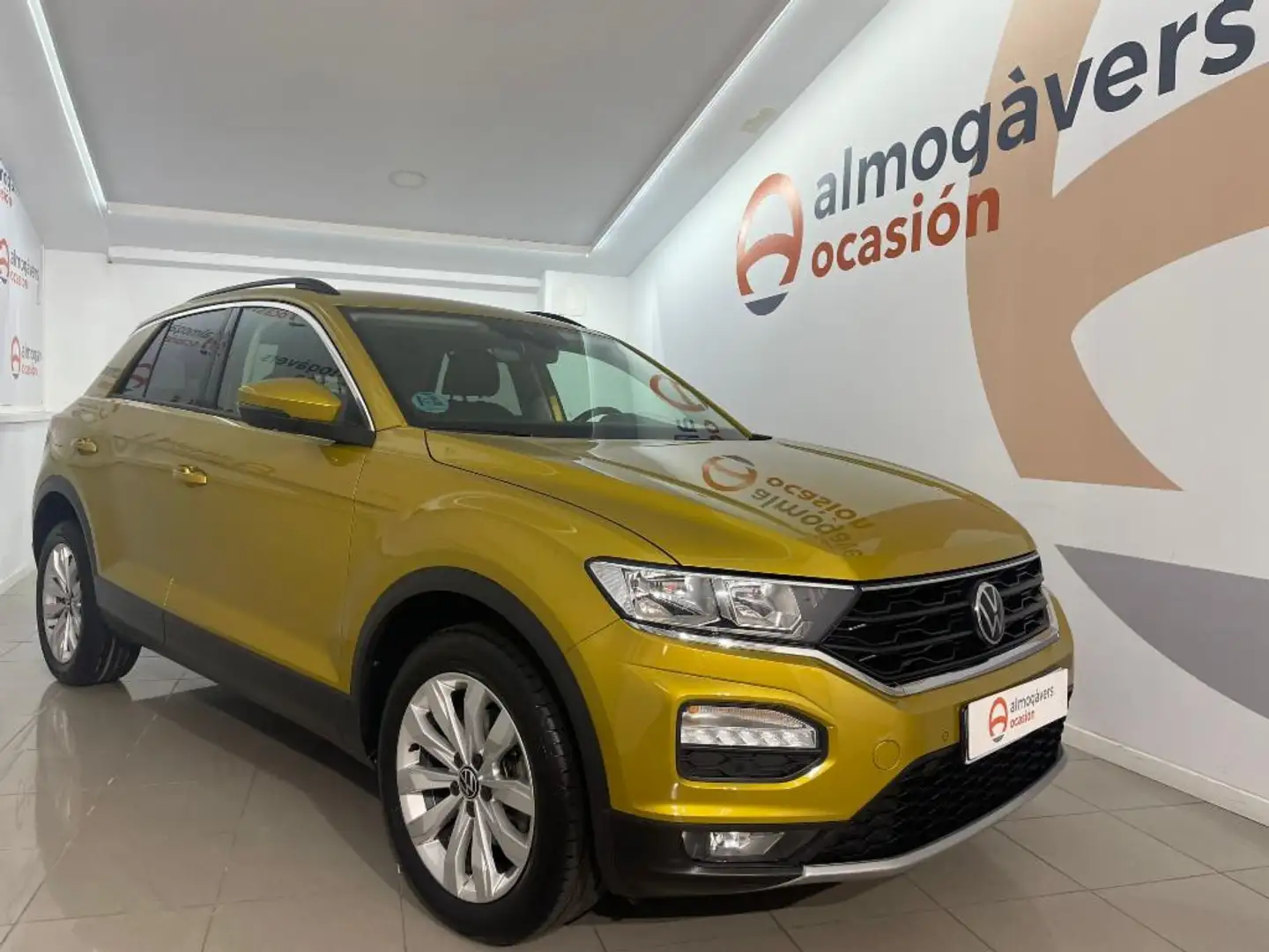 Volkswagen T-Roc ADVANCE STYLE 1.5 TSI 150 CV DSG 5P Amarillo - 1
