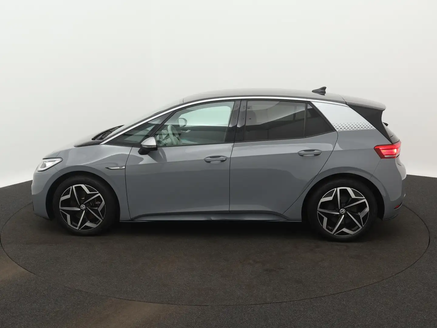 Volkswagen ID.3 First Plus 58 kWh 204 PK | Automaat | Navigatie | Gris - 2