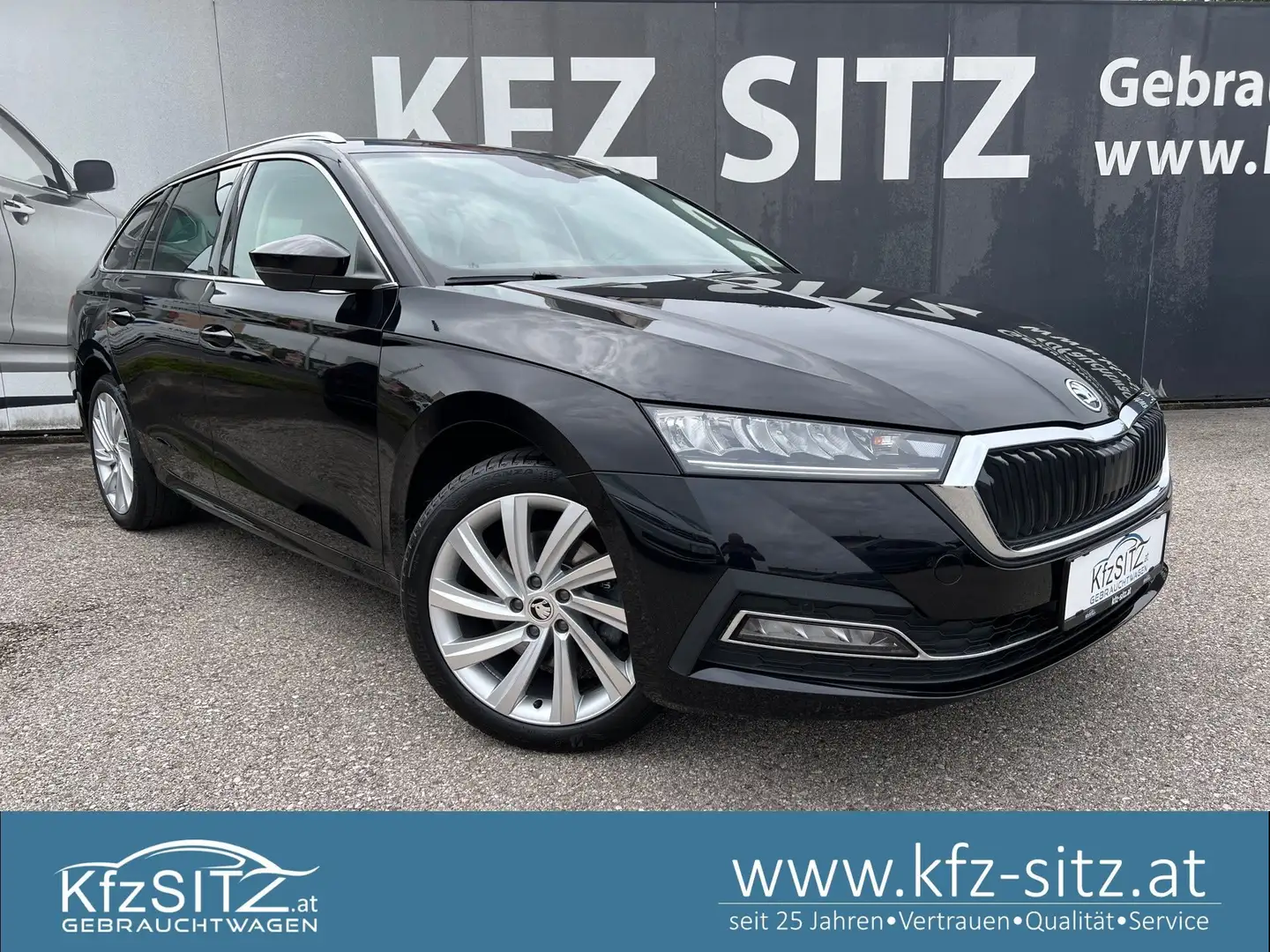 Skoda Octavia Combi 2,0 TDI 4x4 Style DSG | NP: €51.700 Schwarz - 1