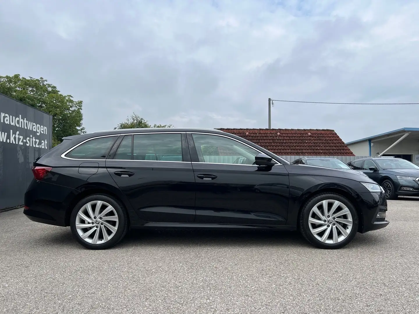 Skoda Octavia Combi 2,0 TDI 4x4 Style DSG | NP: €51.700 Schwarz - 2