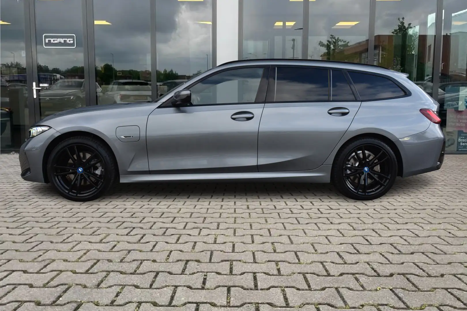 BMW 330 3-serie Touring 330e xDrive M-Sport | Pano | Leder Gris - 2