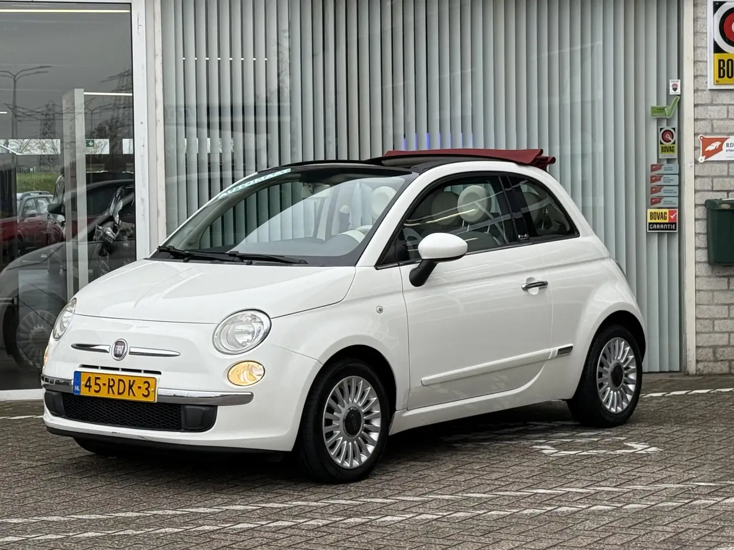 Fiat 500C 1.2 Lounge | NAP | Airco | Parkeersensoren | Licht Wit - 2