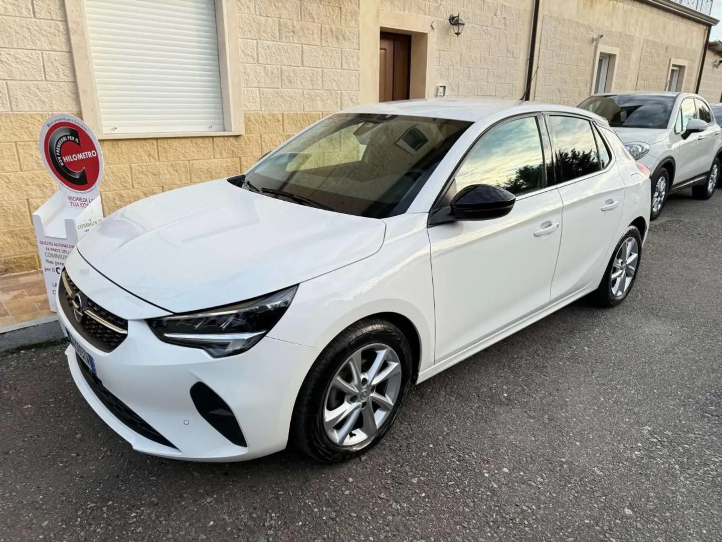 Opel Corsa 1.2 Elegance s Weiß - 1