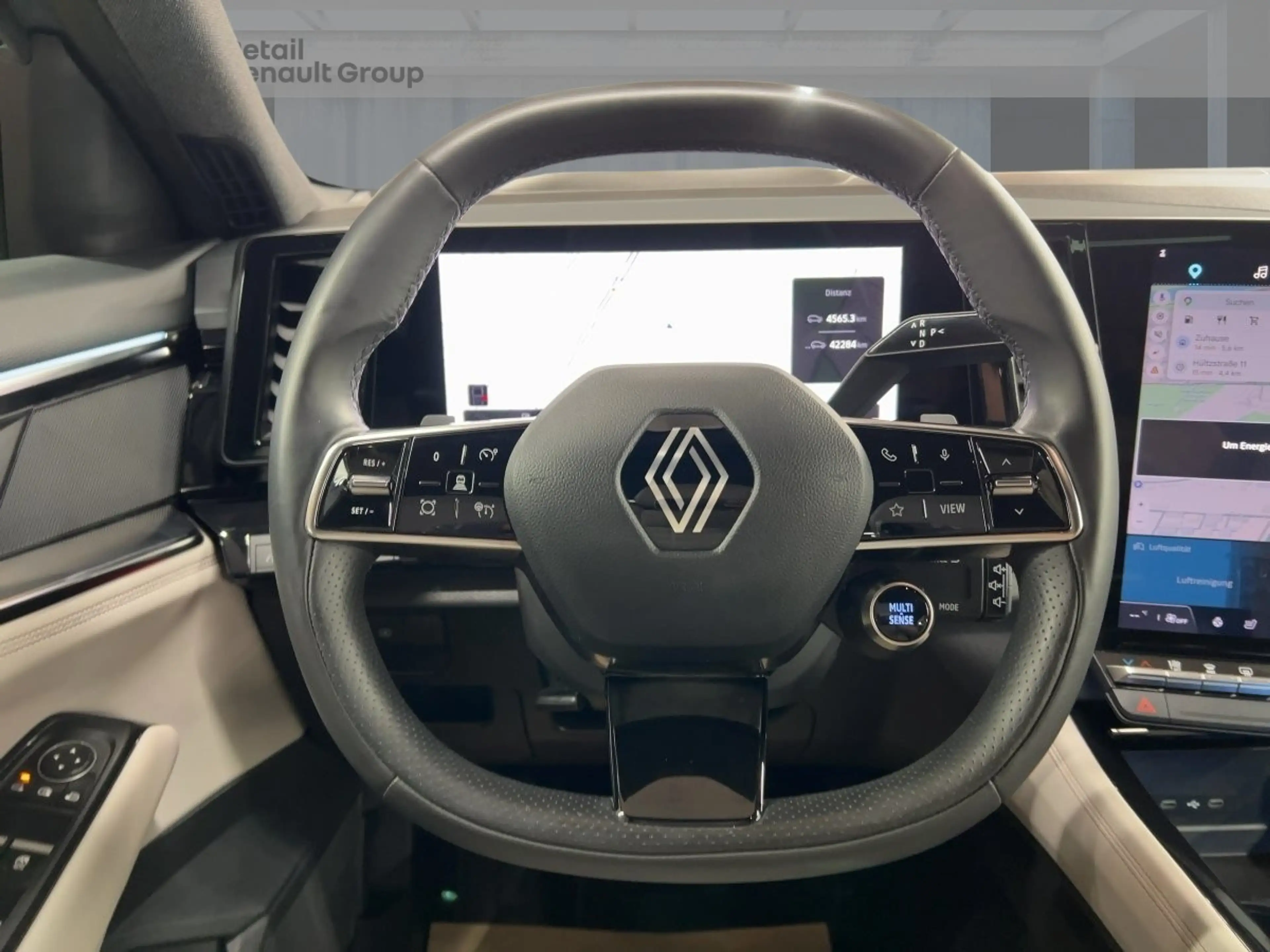 Renault Espace ICONIC E-TECH FULL HYBRID 200 PANORAMADACH — photo 11