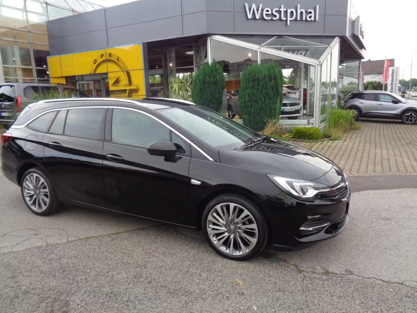 Opel Astra 1.2 Turbo Start/Stop Sports Tourer Elegance Schwarz - 1