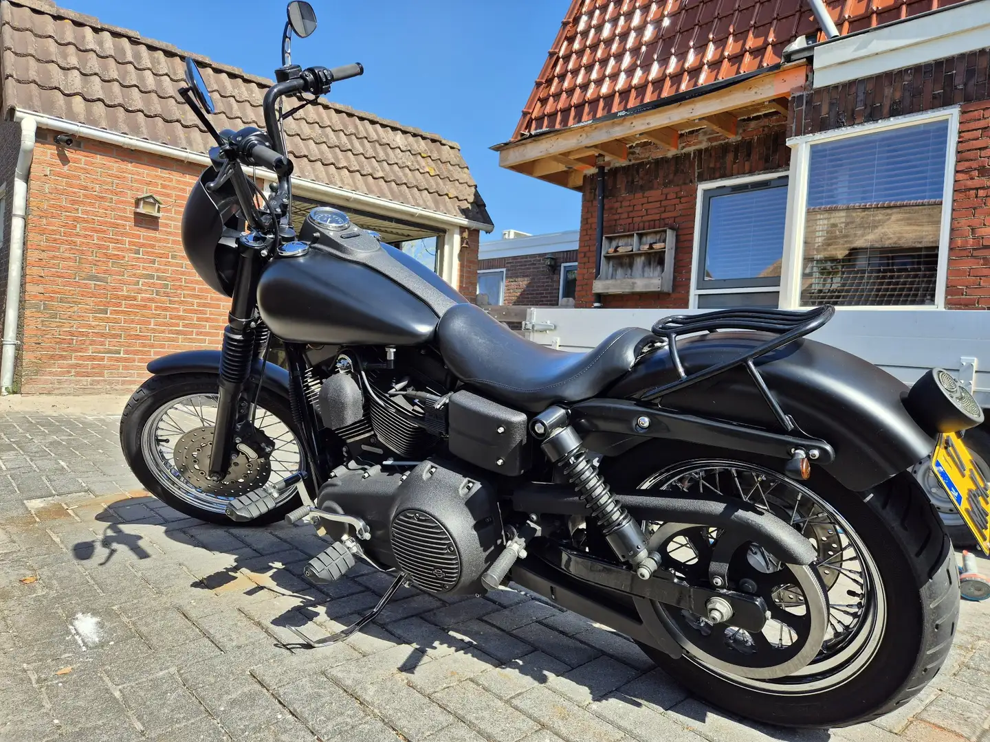Harley-Davidson Dyna Street Bob Negru - 2