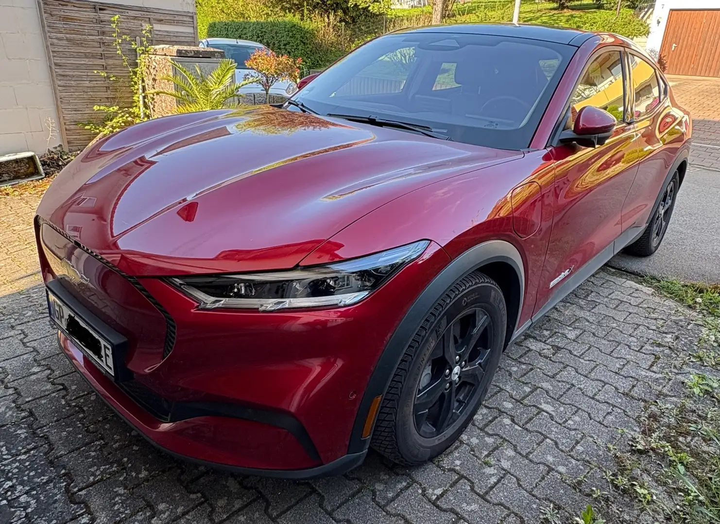 Ford Mustang Mach-E PREMIUM Rot - 1
