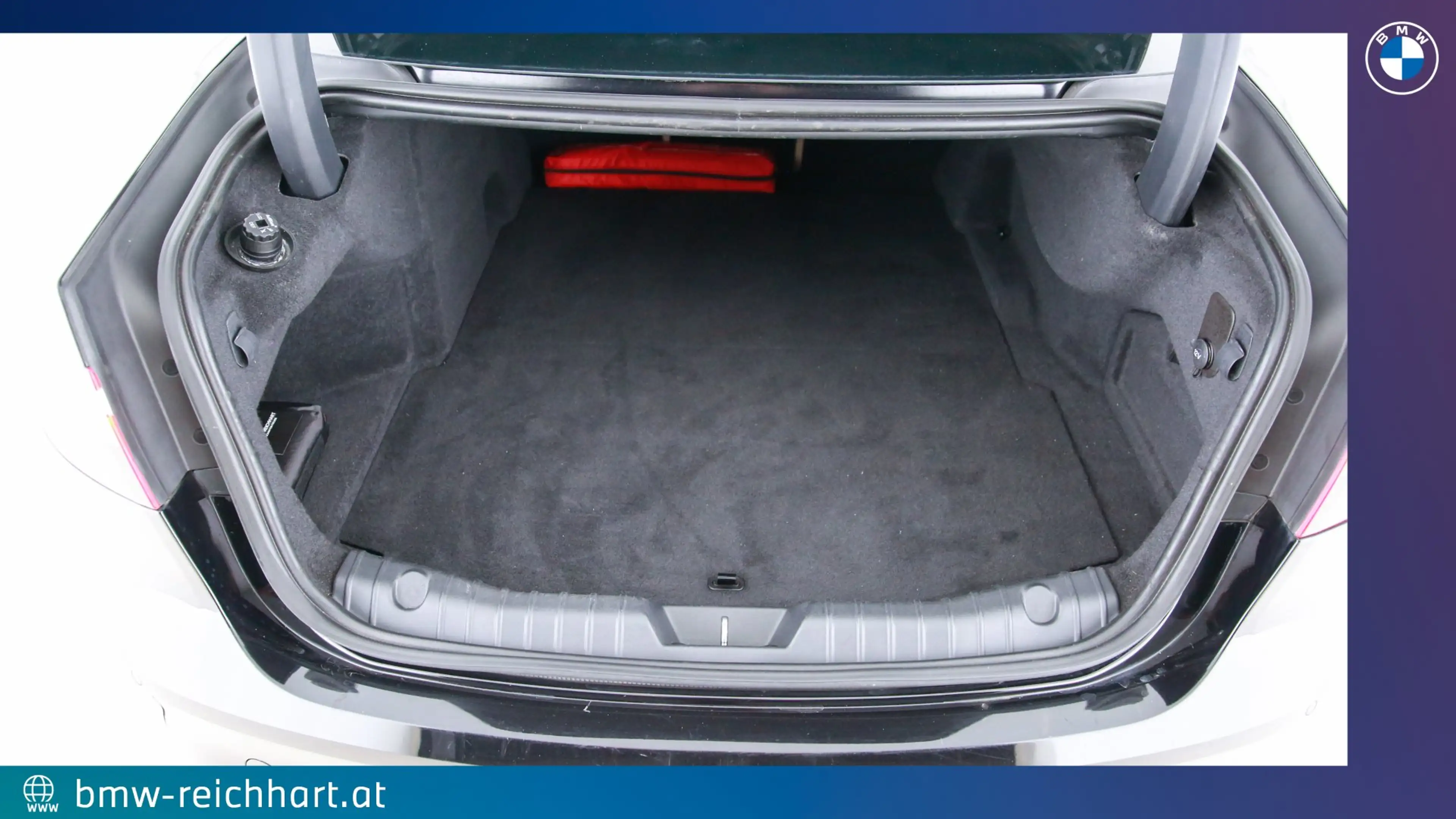 Jaguar XF 20d AWD Prestige — photo 4