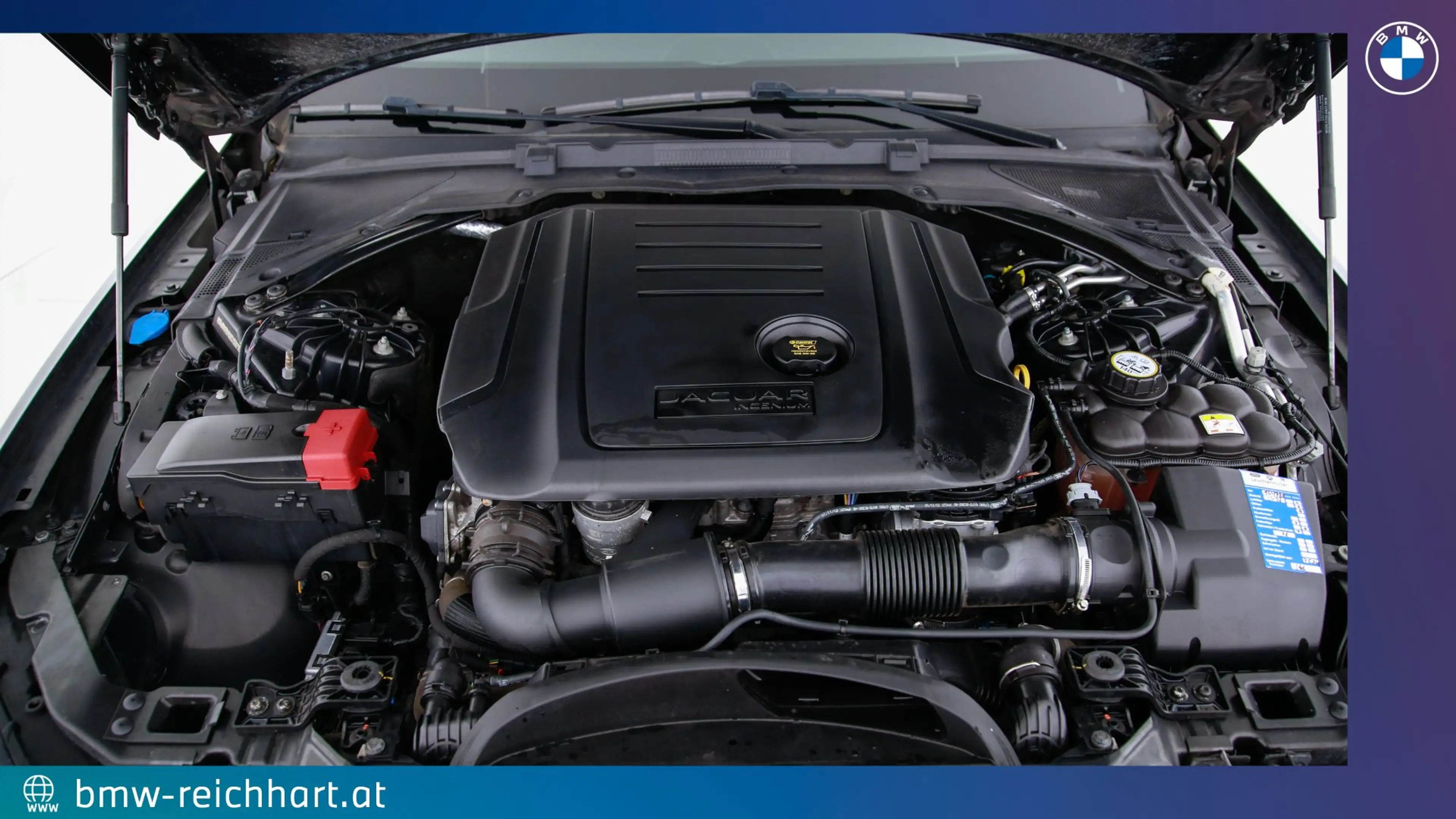 Jaguar XF 20d AWD Prestige — photo 13