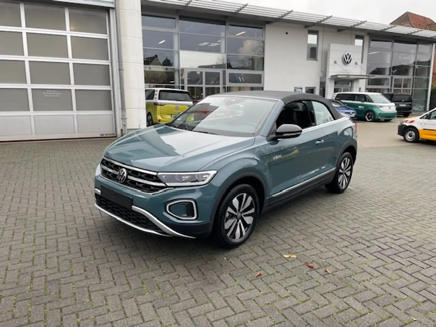 Volkswagen T-Roc Cabriolet 1.5TSi DSG Goal NaviMedia ACC SideAss... Blau - 2